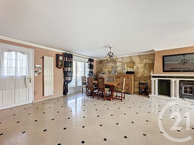 maison à vendre - 7 pièces - 127.26 m2 - MONTFERMEIL - 93 - ILE-DE-FRANCE - Century 21 Coeur De Ville