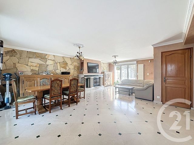 maison à vendre - 7 pièces - 127.26 m2 - MONTFERMEIL - 93 - ILE-DE-FRANCE - Century 21 Coeur De Ville