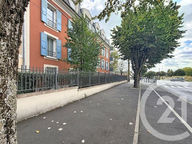 Appartement F3 à vendre - 3 pièces - 50.0 m2 - MONTFERMEIL - 93 - ILE-DE-FRANCE - Century 21 Coeur De Ville