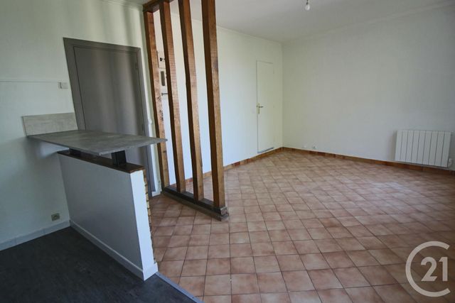 Appartement F2 à vendre - 2 pièces - 33.95 m2 - MONTFERMEIL - 93 - ILE-DE-FRANCE - Century 21 Coeur De Ville