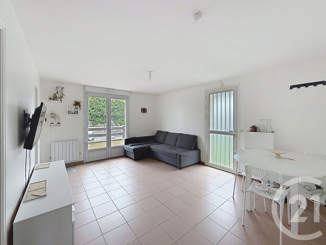 Afficher la photo en grand Appartement F3 à vendre - 3 pièces - 47.39 m2 - MONTFERMEIL - 93 - ILE-DE-FRANCE - Century 21 Coeur De Ville