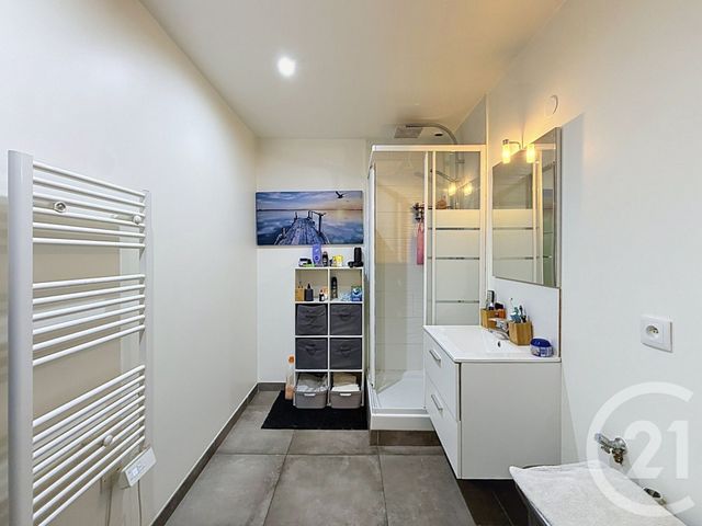 Appartement F2 à vendre - 2 pièces - 52.0 m2 - MONTFERMEIL - 93 - ILE-DE-FRANCE - Century 21 Coeur De Ville