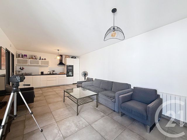 Appartement F2 à vendre - 2 pièces - 52.0 m2 - MONTFERMEIL - 93 - ILE-DE-FRANCE - Century 21 Coeur De Ville