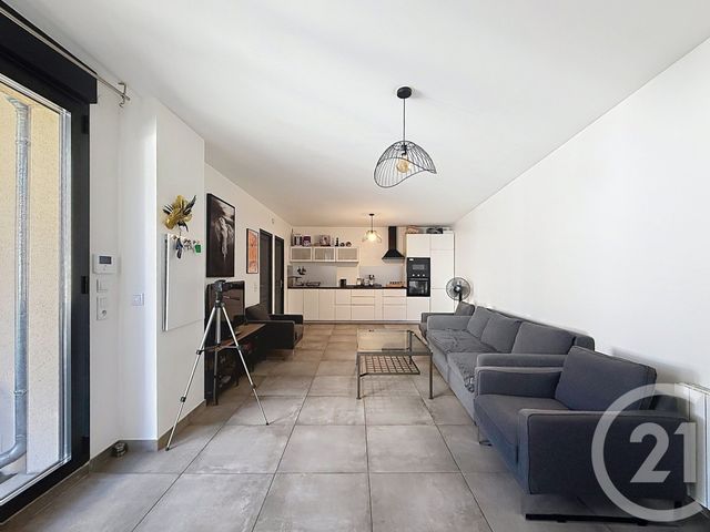 Appartement F2 à vendre - 2 pièces - 52.0 m2 - MONTFERMEIL - 93 - ILE-DE-FRANCE - Century 21 Coeur De Ville