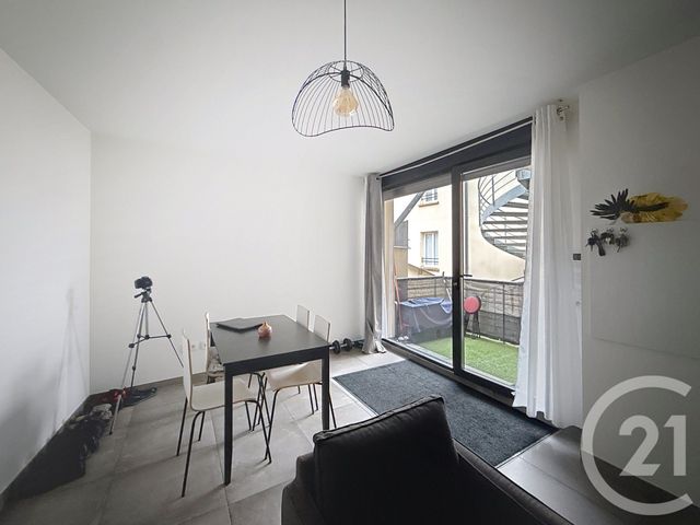 Appartement F2 à vendre - 2 pièces - 50.9 m2 - MONTFERMEIL - 93 - ILE-DE-FRANCE - Century 21 Coeur De Ville