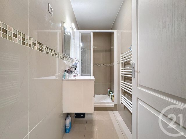 Appartement F2 à vendre - 2 pièces - 44.1 m2 - MONTFERMEIL - 93 - ILE-DE-FRANCE - Century 21 Coeur De Ville