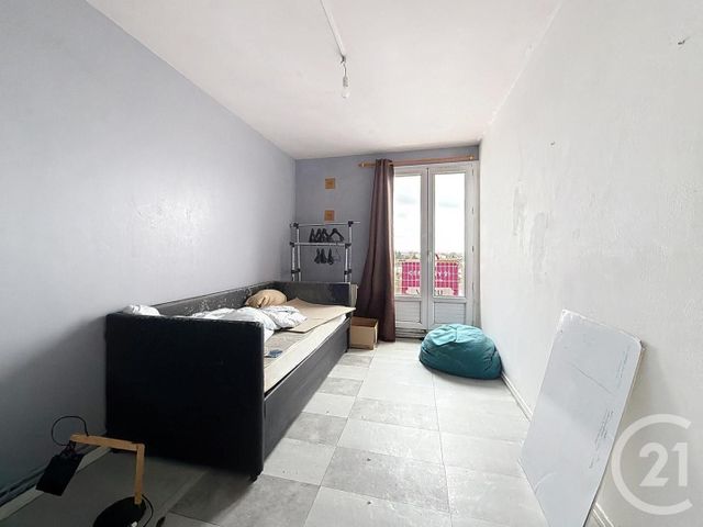 Appartement à vendre - 4 pièces - 65.0 m2 - CLICHY SOUS BOIS - 93 - ILE-DE-FRANCE - Century 21 Coeur De Ville