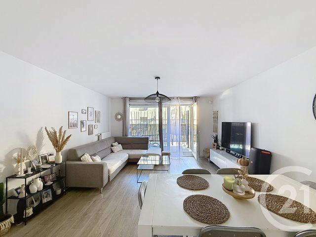 Afficher la photo en grand Appartement F3 à vendre - 3 pièces - 63.64 m2 - GAGNY - 93 - ILE-DE-FRANCE - Century 21 Coeur De Ville