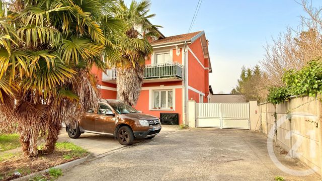 Appartement F2 à vendre - 2 pièces - 59.1 m2 - MONTFERMEIL - 93 - ILE-DE-FRANCE - Century 21 Coeur De Ville