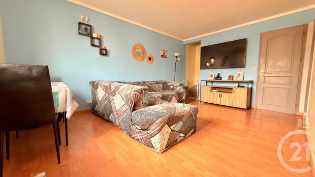 Appartement F2 à vendre - 2 pièces - 59.1 m2 - MONTFERMEIL - 93 - ILE-DE-FRANCE - Century 21 Coeur De Ville