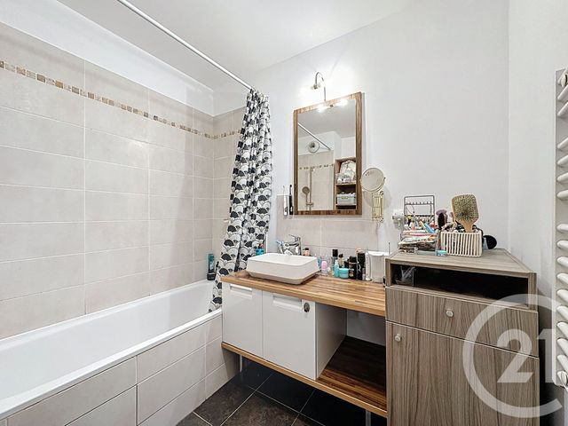 Appartement à vendre - 3 pièces - 54.0 m2 - MONTFERMEIL - 93 - ILE-DE-FRANCE - Century 21 Coeur De Ville