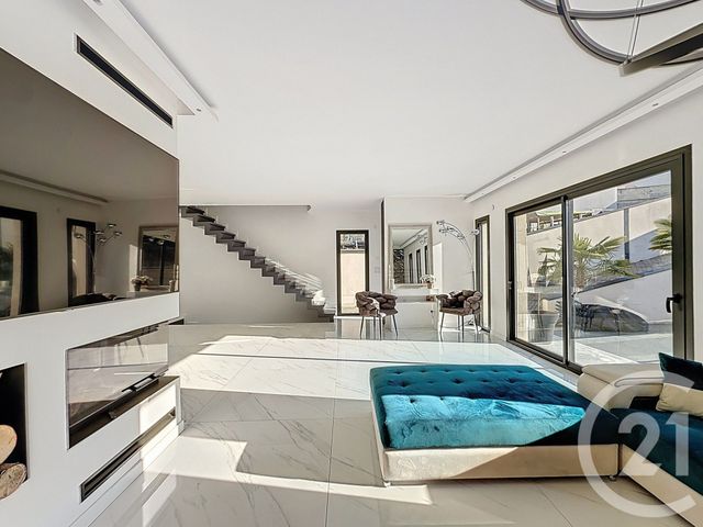 maison à vendre - 7 pièces - 147.47 m2 - MONTFERMEIL - 93 - ILE-DE-FRANCE - Century 21 Coeur De Ville