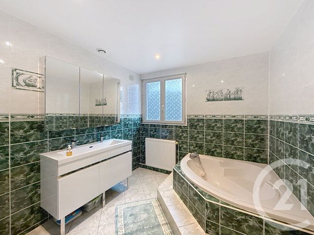 maison à vendre - 7 pièces - 145.54 m2 - CHELLES - 77 - ILE-DE-FRANCE - Century 21 Coeur De Ville