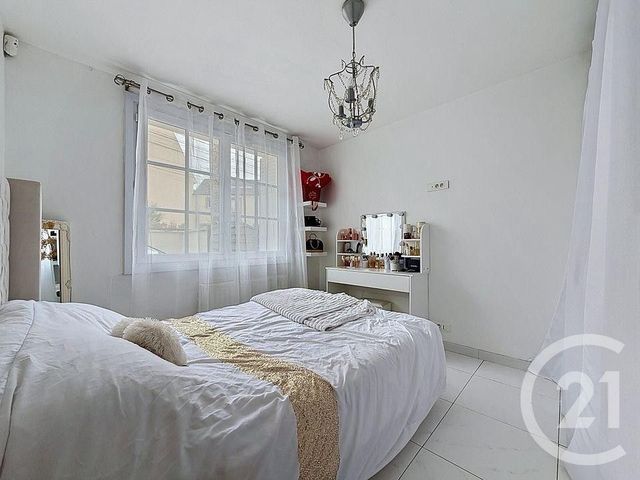 maison à vendre - 7 pièces - 111.3 m2 - MONTFERMEIL - 93 - ILE-DE-FRANCE - Century 21 Coeur De Ville