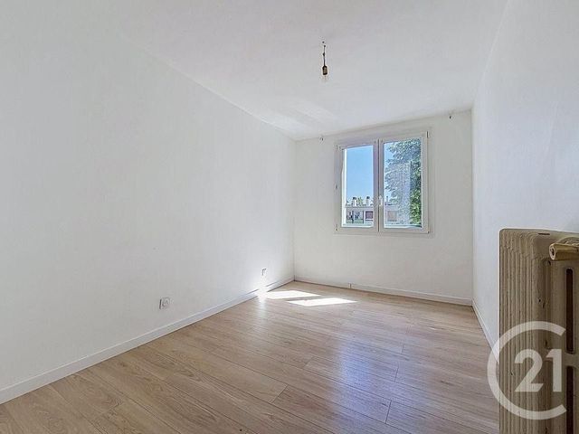 Appartement F4 à vendre - 4 pièces - 58.4 m2 - CLICHY SOUS BOIS - 93 - ILE-DE-FRANCE - Century 21 Coeur De Ville