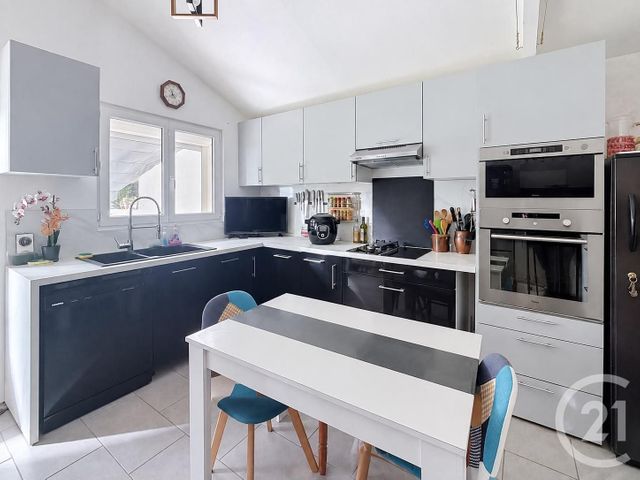maison à vendre - 4 pièces - 107.6 m2 - MONTFERMEIL - 93 - ILE-DE-FRANCE - Century 21 Coeur De Ville